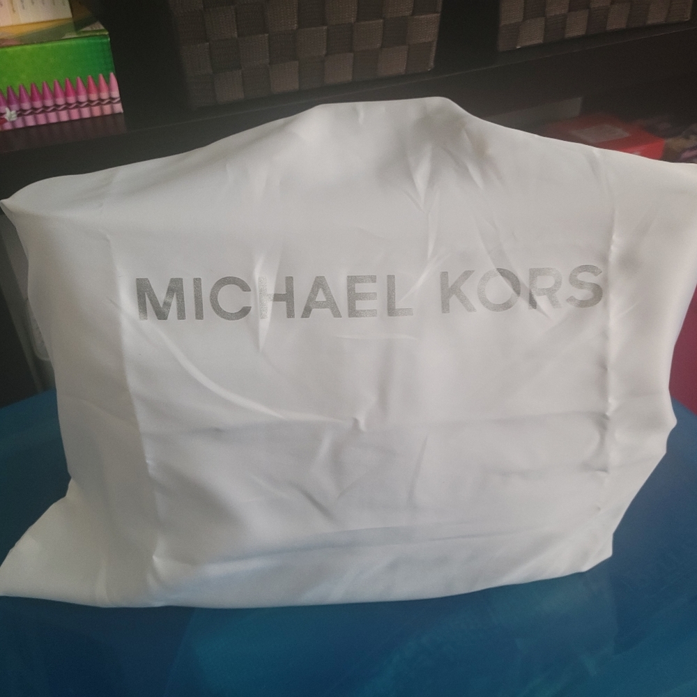 Medium Size Michael Kors Shoulder Bag
